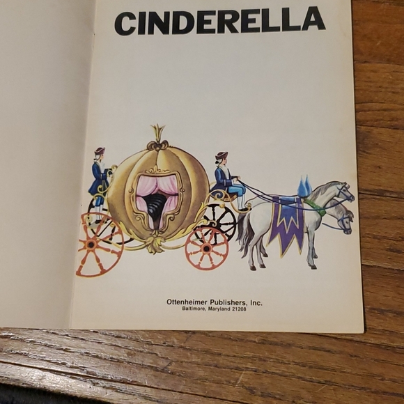 "Cinderella" VERY Vintage Beautiful 1967 Paperback Book Finland Beautiful - Picture 2 of 16